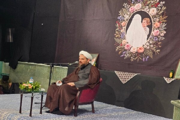 ام‌ابیهای رهبر شهید؛ زندگی خود را وقف پدر کرد