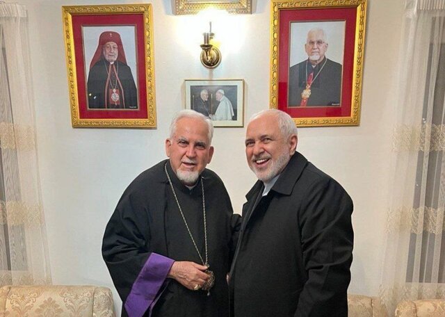 ظریف مهمان مسیحیان شد