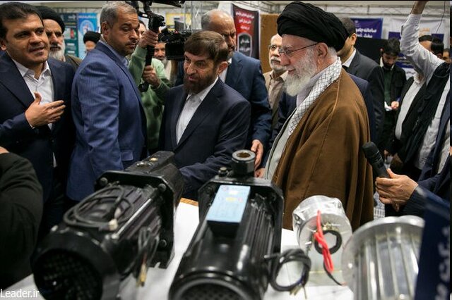  بازدید رهبر انقلاب از نمایشگاه توانمندی‌های بخش خصوصی