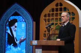 دیدار دکتر پزشکیان با خانواده سه شهید بجنوردی