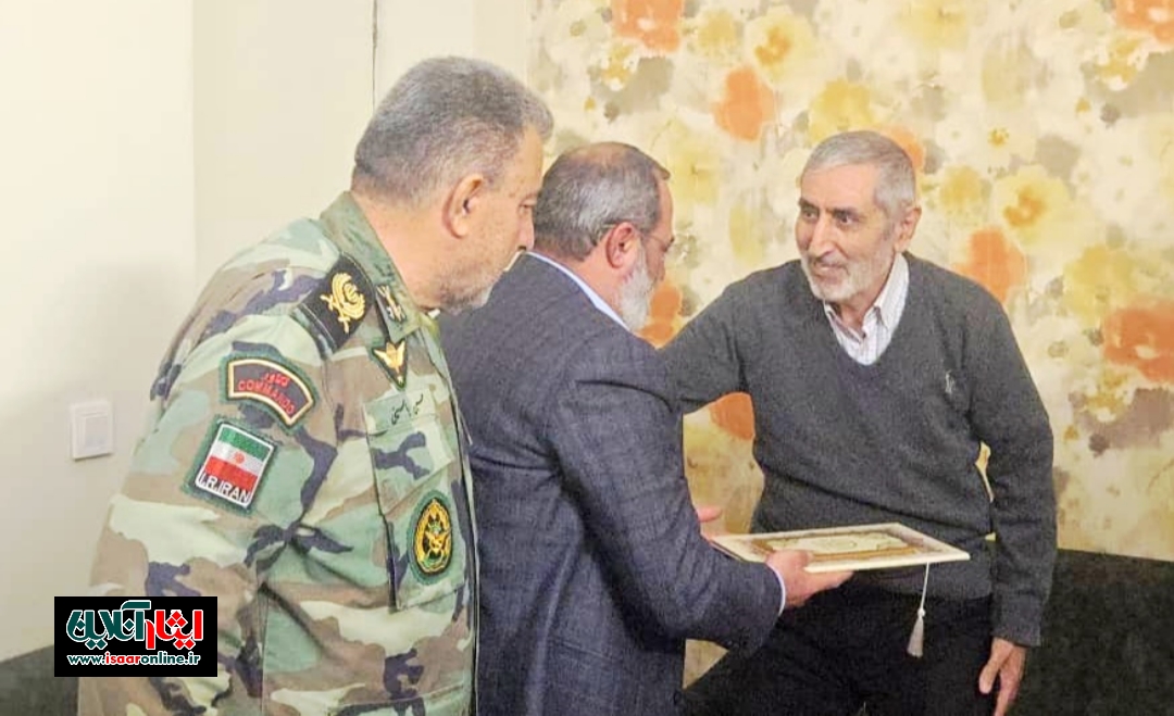 دیدار با فرماندهی که مهربانی‌اش زبانزد است / حسین آبشاهی: لحظه‌ای که مردان و زنان عرصه ایثار و شهادت فراموش شوند، لحظه نابودی ایران است و جهانیان هیچگاه این لحظه را نخواهند دید. 