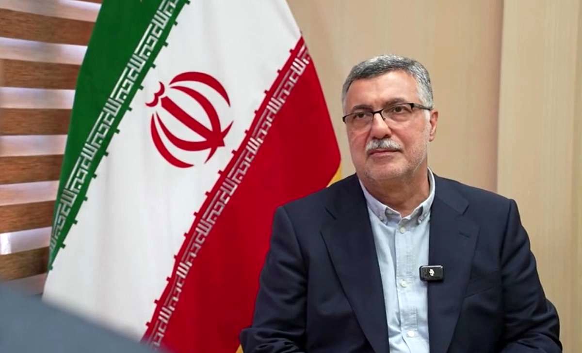 ایثارگری‌های کادر سلامت در ایام جنگ باید در تاریخ ثبت شود