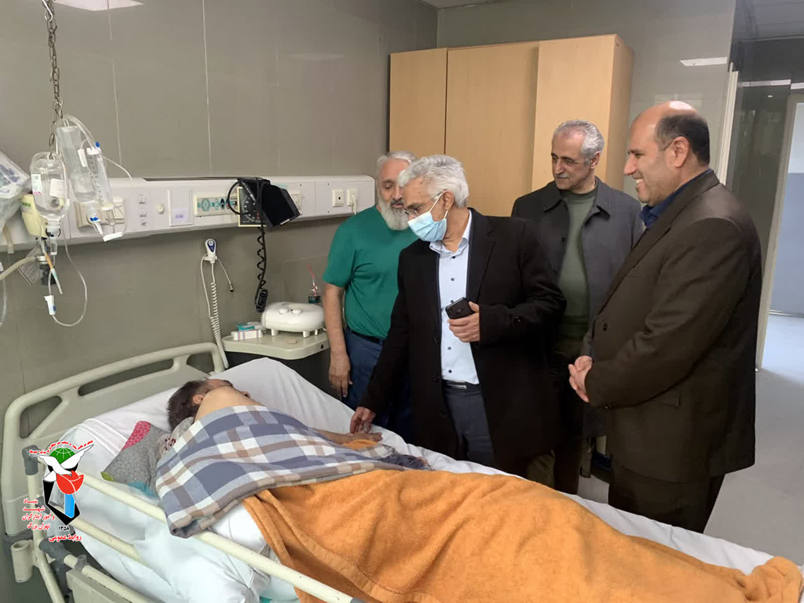 عیادت عباسپور از سه جانباز ۷۰ درصد و فرزند شهید در بیمارستان خاتم الانبیا(ص)