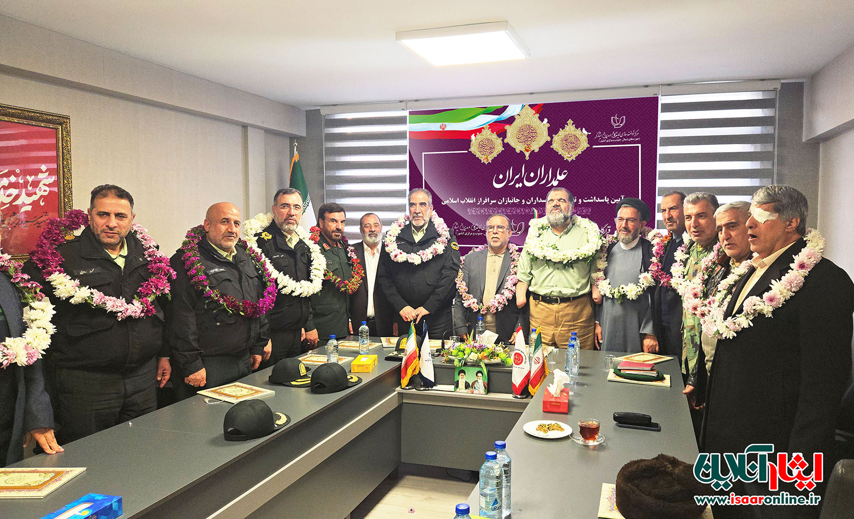 آیینی برای قدردانی از علمداران ایران / دکتر حسین آبشاهی: امروز  پاسداری یعنی با تمام وجود سپر ولایت و آماج تیرهای دشمن شوی تا شرف، مردانگی، عبودیت و آزادگی اقامه شود