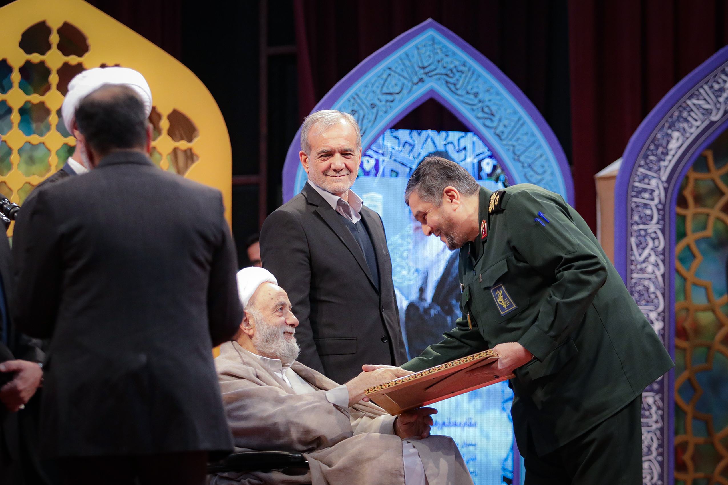 پزشکیان: نماز زمانی اقامه می‌شود که مدیران متعهد به حقوق مردم باشند