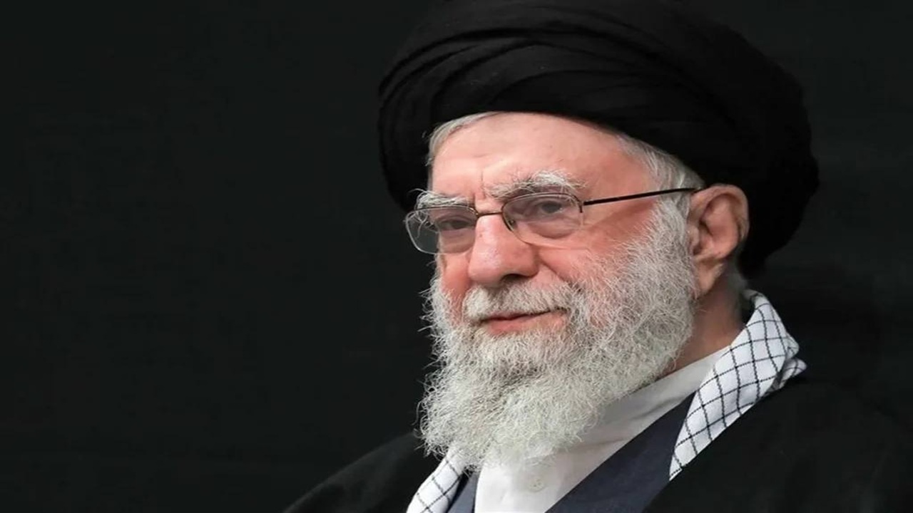  ورزش‌های آبی در روزهای تشییع رهبر شهید به عزاداران خدمت می کنند